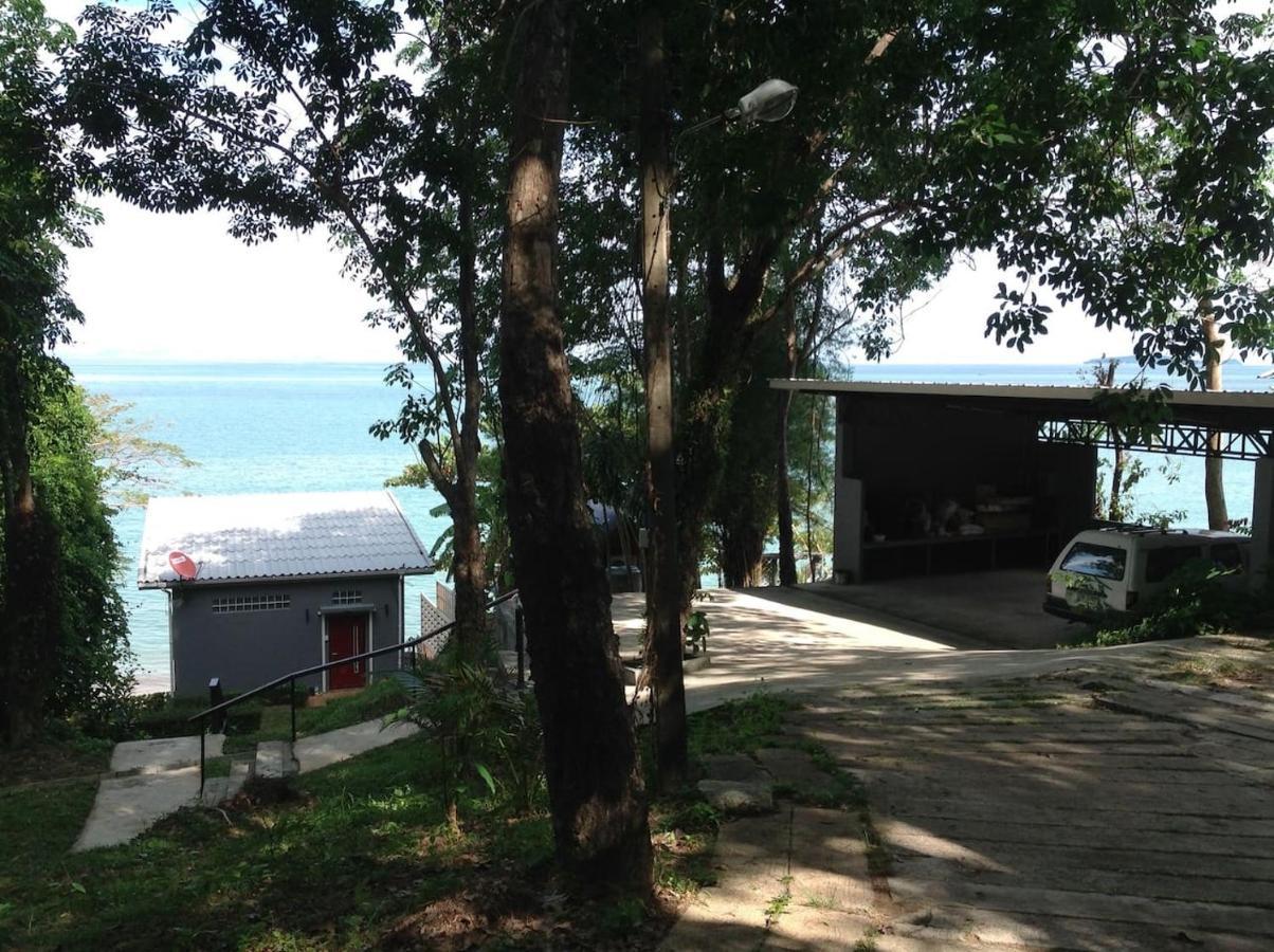 Koh Sirey Beachfront Pool Villa Phuket Buitenkant foto