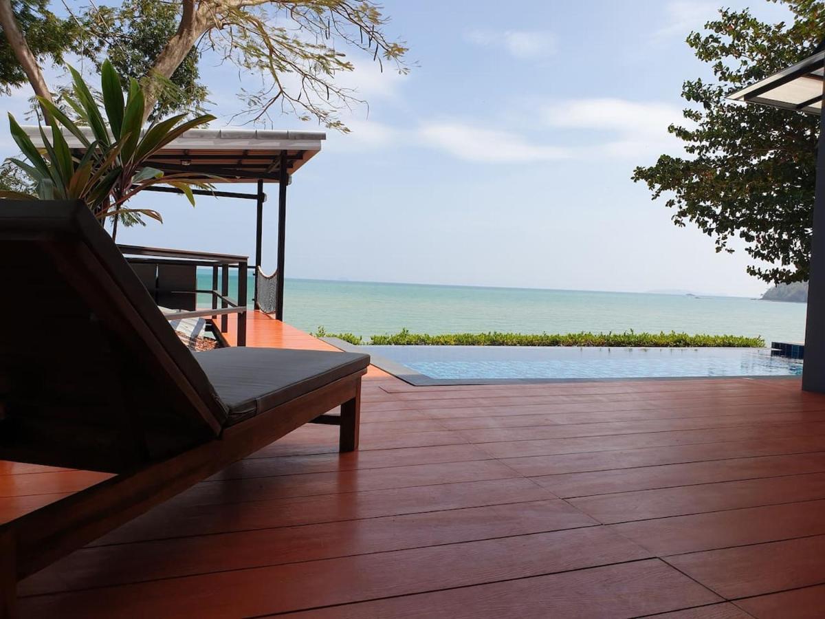 Koh Sirey Beachfront Pool Villa Phuket Buitenkant foto