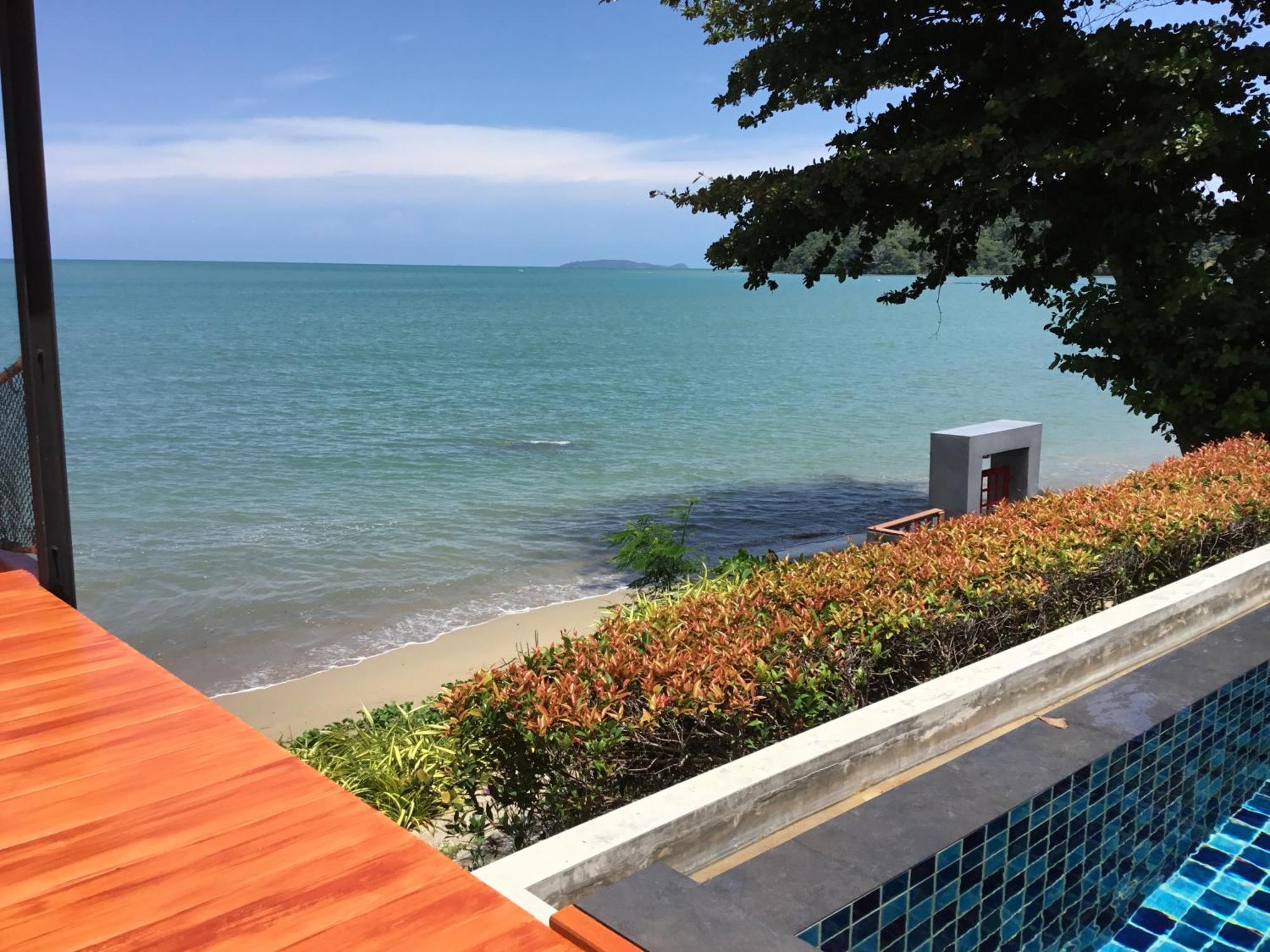 Koh Sirey Beachfront Pool Villa Phuket Buitenkant foto